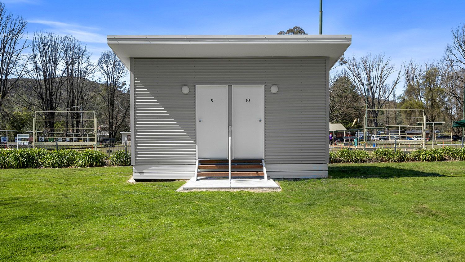 Myrtleford Holiday Park Deluxe Grass Ensuite Site